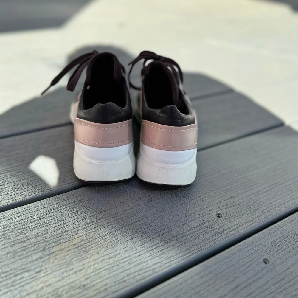 Ecco flexure runner